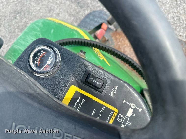 image for item EM2149 John Deere 1200A bunker rake