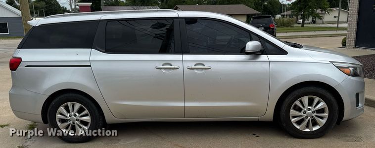 image for item EM2166 2015 Kia Sedona LX van