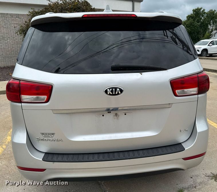 image for item EM2166 2015 Kia Sedona LX van
