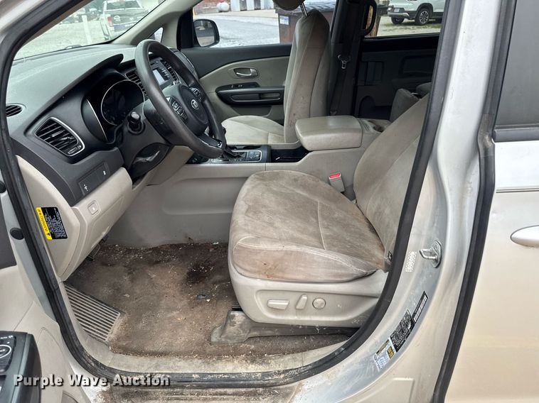 image for item EM2166 2015 Kia Sedona LX van