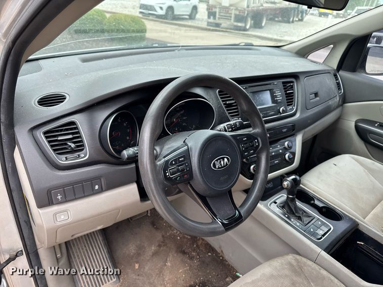 image for item EM2166 2015 Kia Sedona LX van