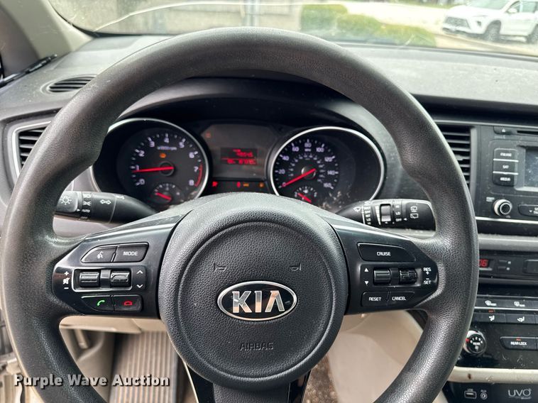 image for item EM2166 2015 Kia Sedona LX van