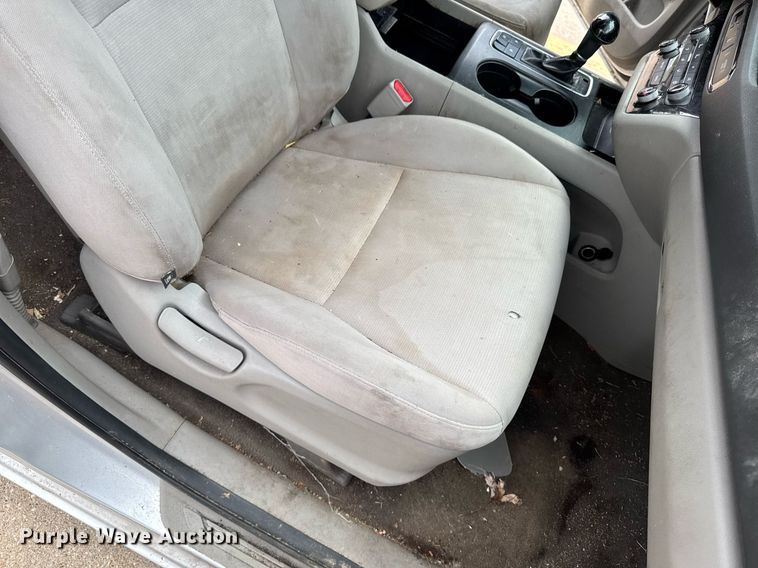 image for item EM2166 2015 Kia Sedona LX van