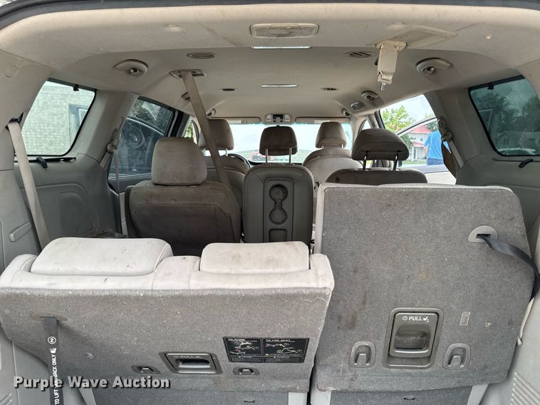 image for item EM2166 2015 Kia Sedona LX van