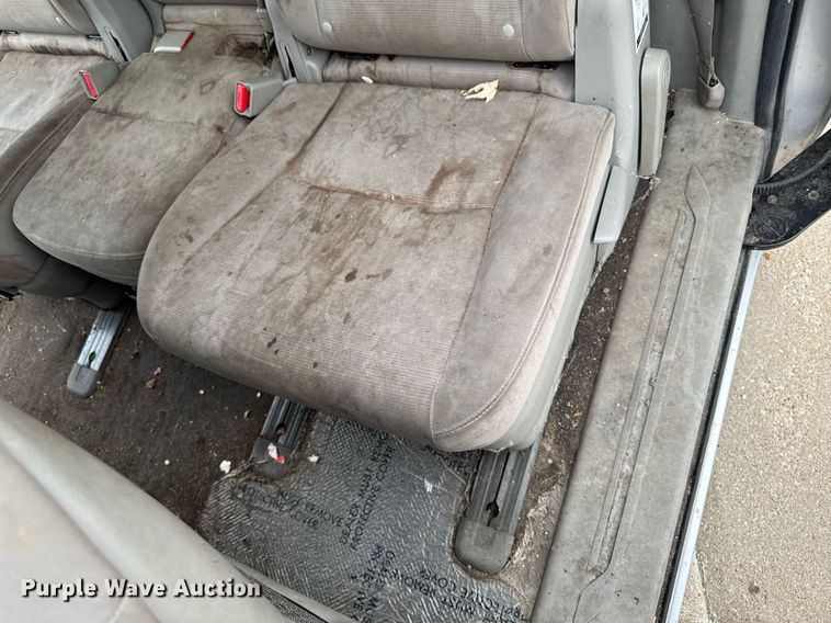 image for item EM2166 2015 Kia Sedona LX van