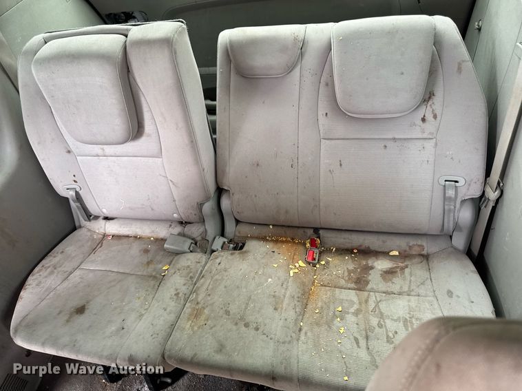 image for item EM2166 2015 Kia Sedona LX van