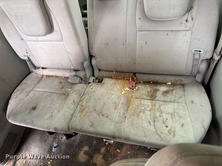 image for item EM2166 2015 Kia Sedona LX van