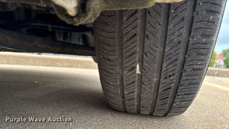 image for item EM2166 2015 Kia Sedona LX van