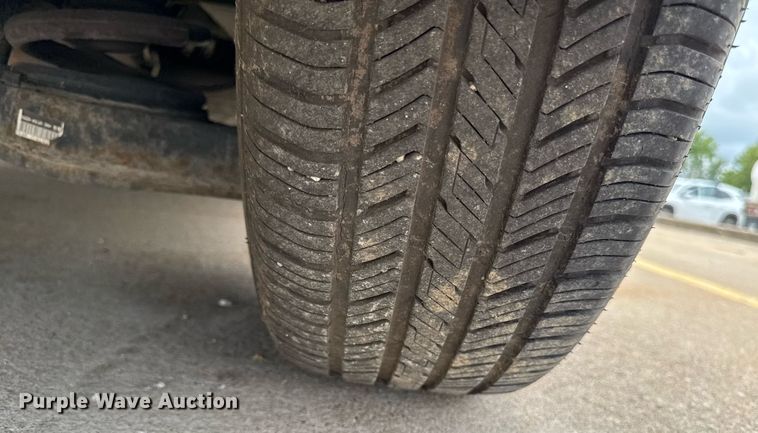 image for item EM2166 2015 Kia Sedona LX van