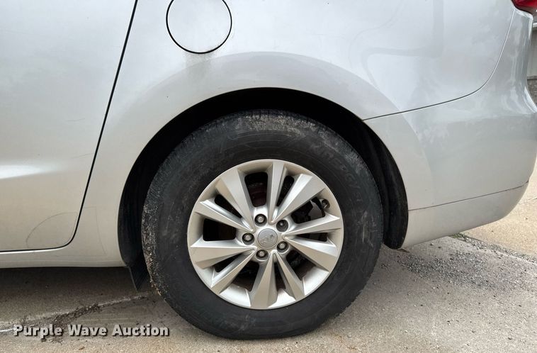 image for item EM2166 2015 Kia Sedona LX van