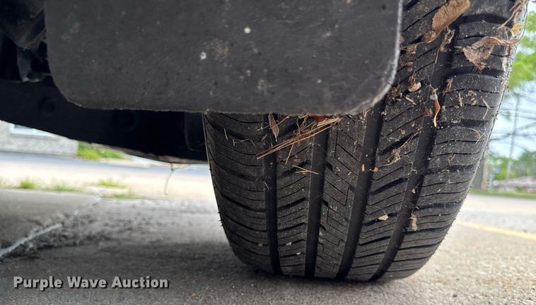 image for item EM2166 2015 Kia Sedona LX van