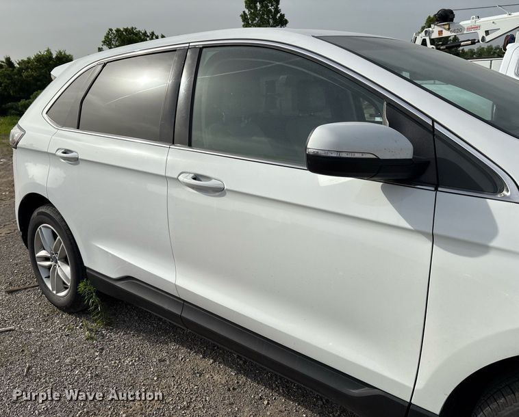 image for item EM2533 2018 Ford Edge SEL SUV