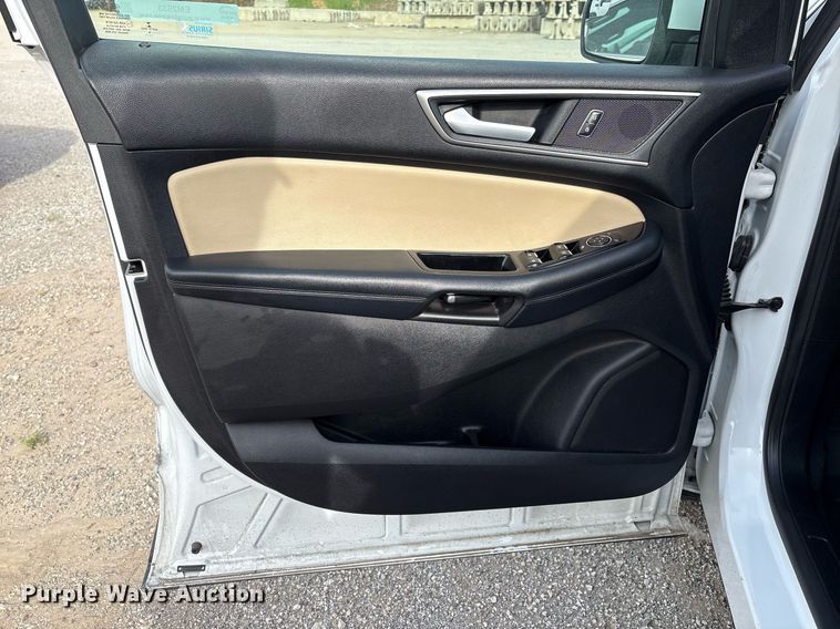image for item EM2533 2018 Ford Edge SEL SUV
