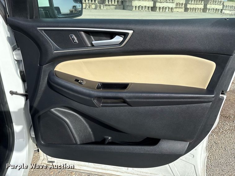 image for item EM2533 2018 Ford Edge SEL SUV