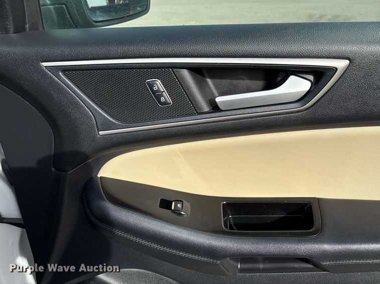image for item EM2533 2018 Ford Edge SEL SUV