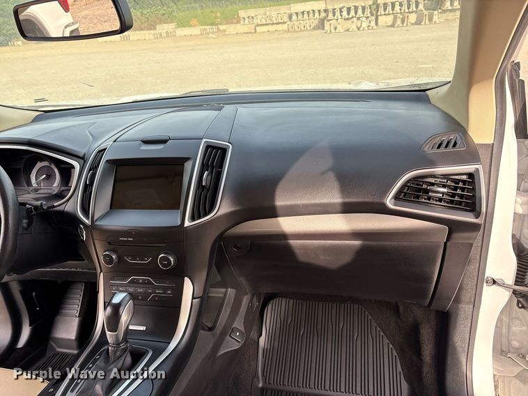 image for item EM2533 2018 Ford Edge SEL SUV