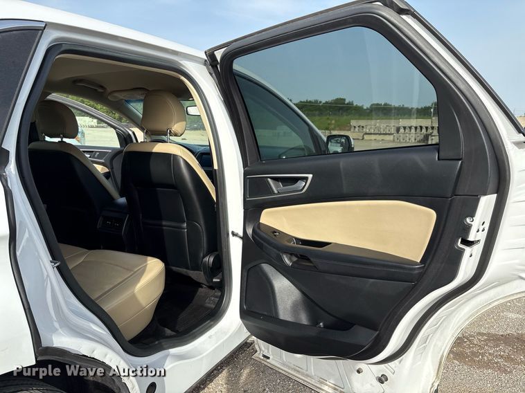 image for item EM2533 2018 Ford Edge SEL SUV