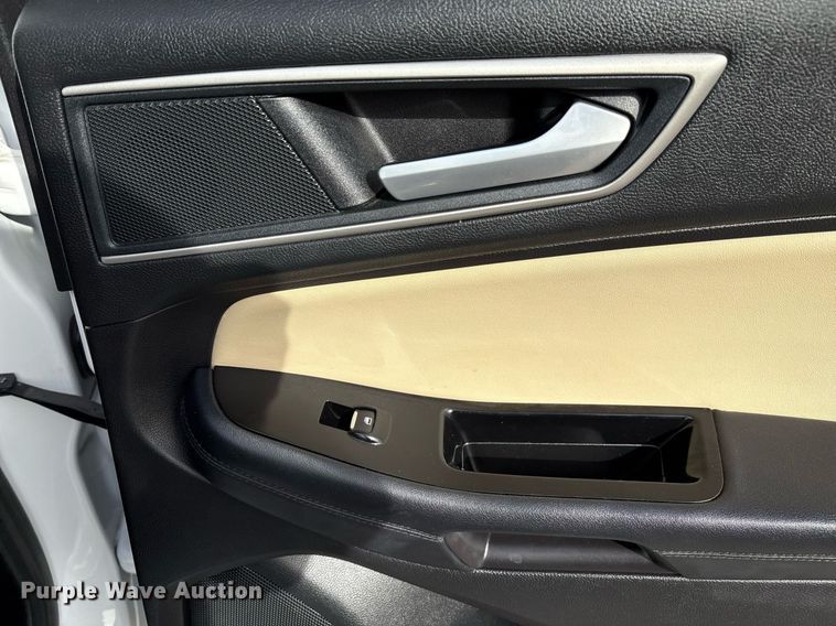 image for item EM2533 2018 Ford Edge SEL SUV