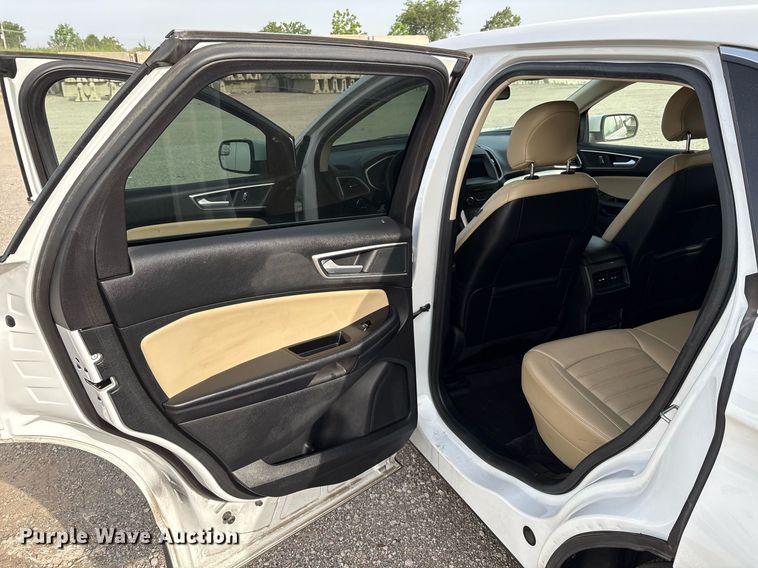 image for item EM2533 2018 Ford Edge SEL SUV