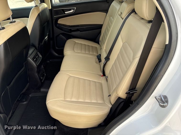 image for item EM2533 2018 Ford Edge SEL SUV