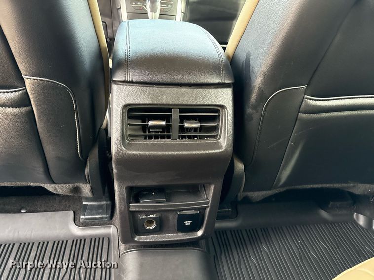 image for item EM2533 2018 Ford Edge SEL SUV