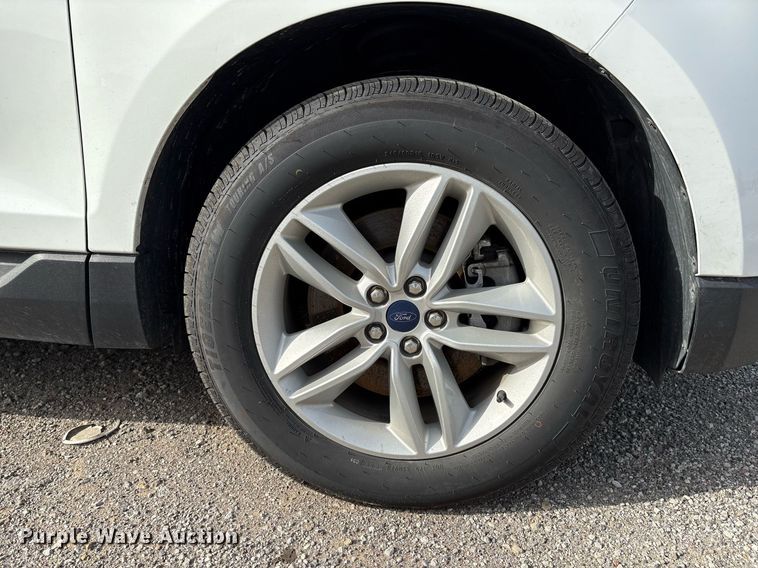 image for item EM2533 2018 Ford Edge SEL SUV