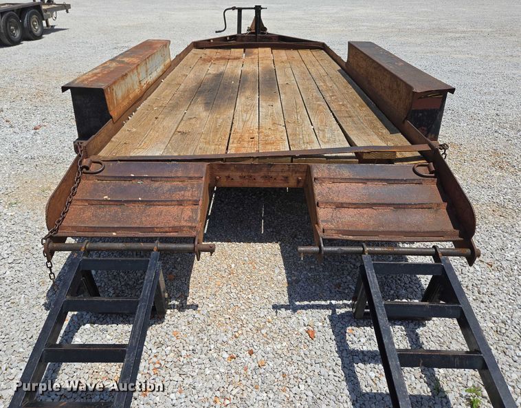 image for item EN2005 1992 Belshe equipment trailer