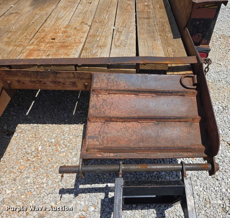 image for item EN2005 1992 Belshe equipment trailer