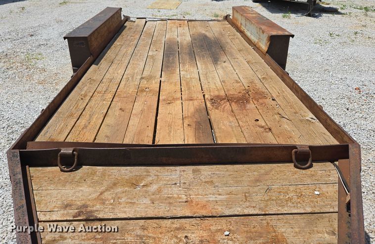 image for item EN2005 1992 Belshe equipment trailer