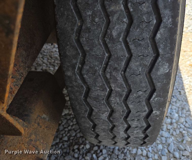 image for item EN2005 1992 Belshe equipment trailer