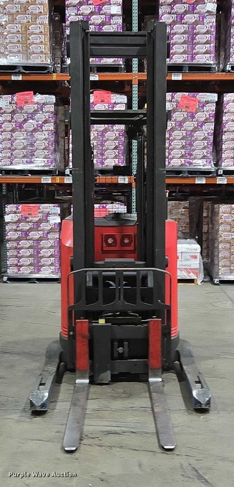 image for item EN2009 Raymond 750 DR32TT reach truck