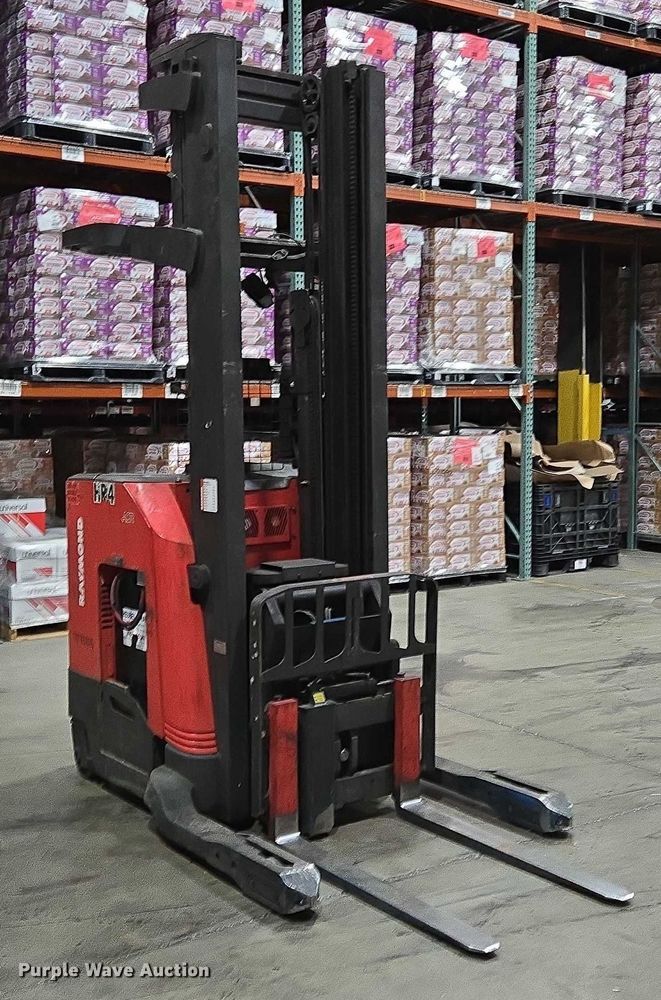 image for item EN2009 Raymond 750 DR32TT reach truck