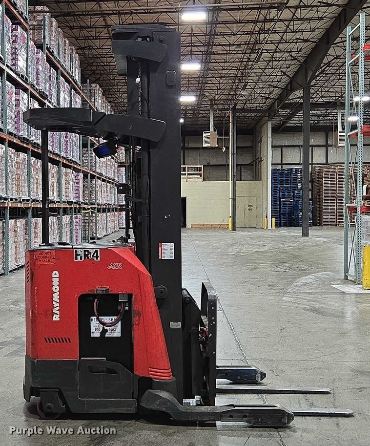 image for item EN2009 Raymond 750 DR32TT reach truck