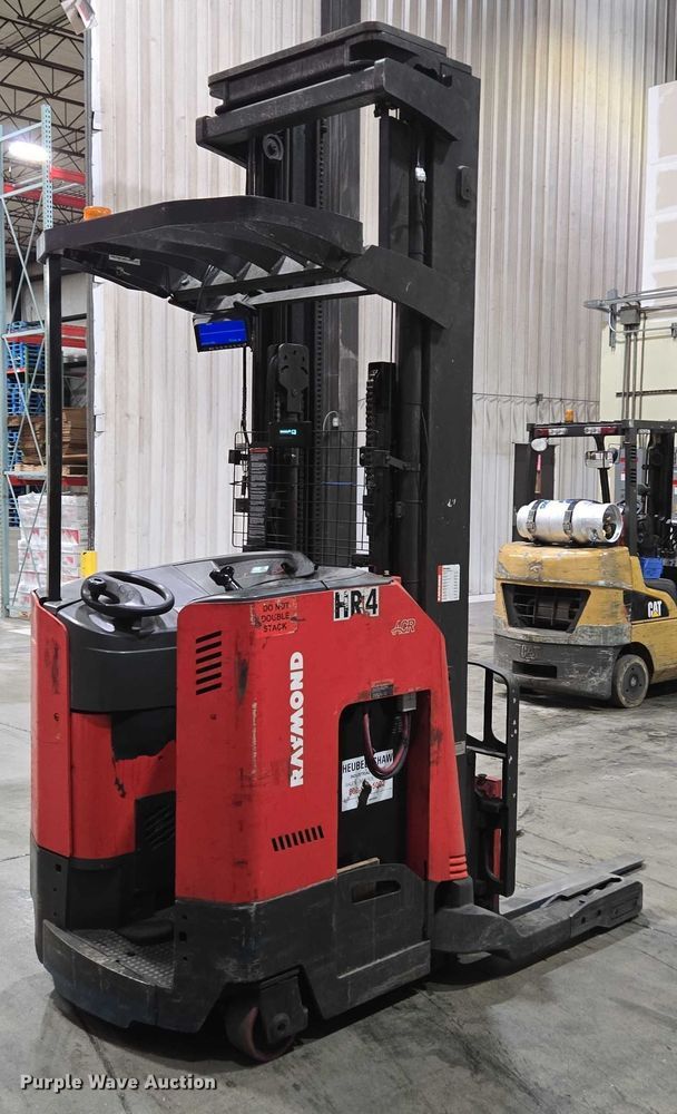 image for item EN2009 Raymond 750 DR32TT reach truck