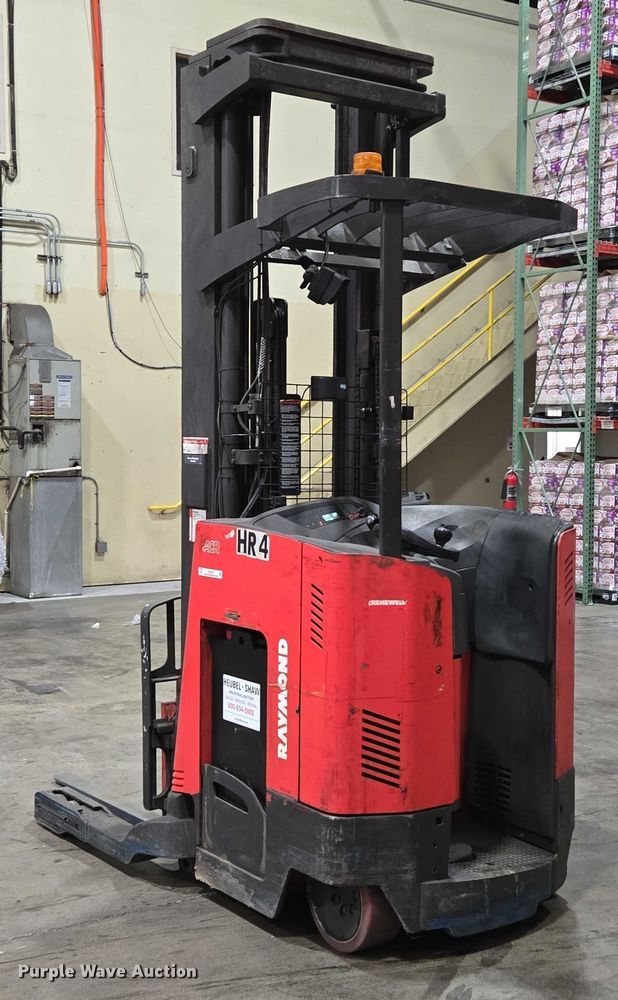 image for item EN2009 Raymond 750 DR32TT reach truck