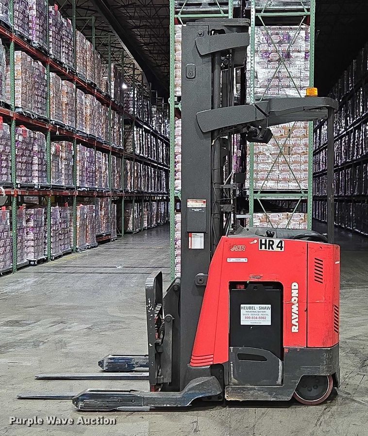 image for item EN2009 Raymond 750 DR32TT reach truck