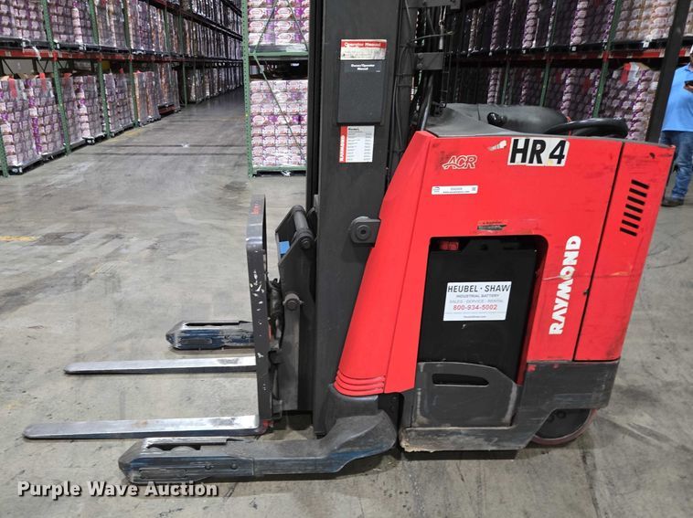 image for item EN2009 Raymond 750 DR32TT reach truck