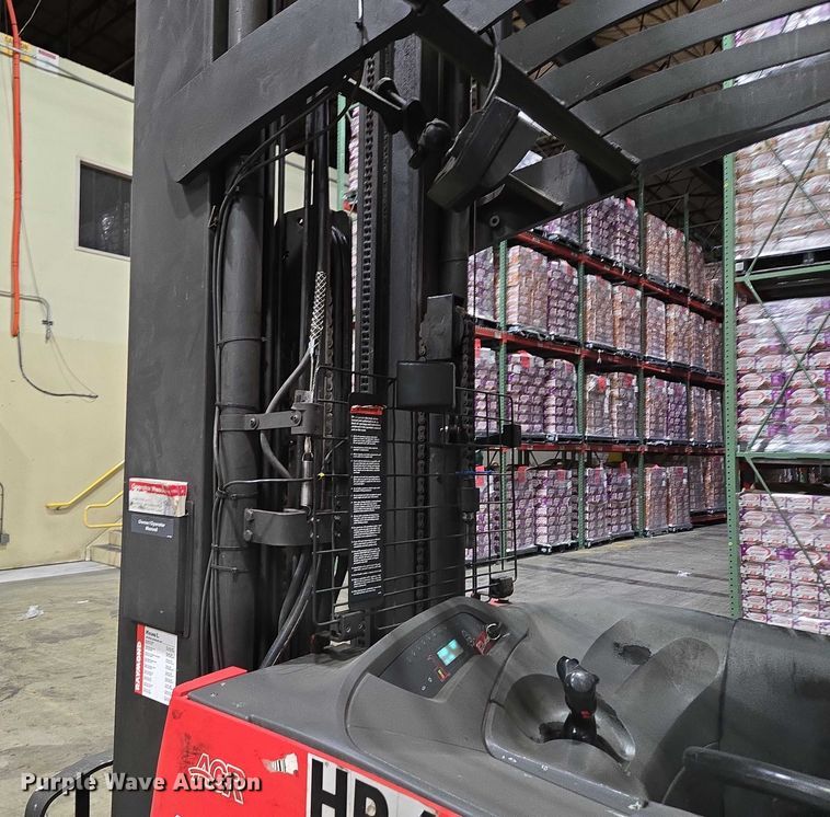 image for item EN2009 Raymond 750 DR32TT reach truck