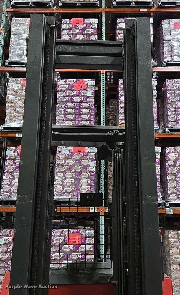 image for item EN2009 Raymond 750 DR32TT reach truck