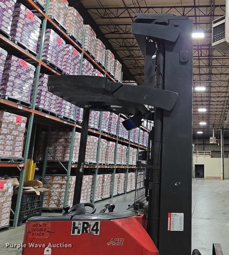 image for item EN2009 Raymond 750 DR32TT reach truck