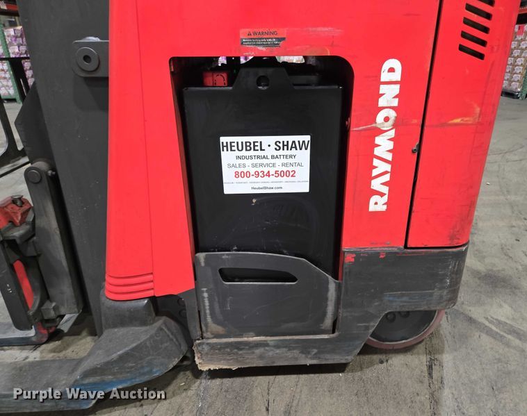 image for item EN2009 Raymond 750 DR32TT reach truck