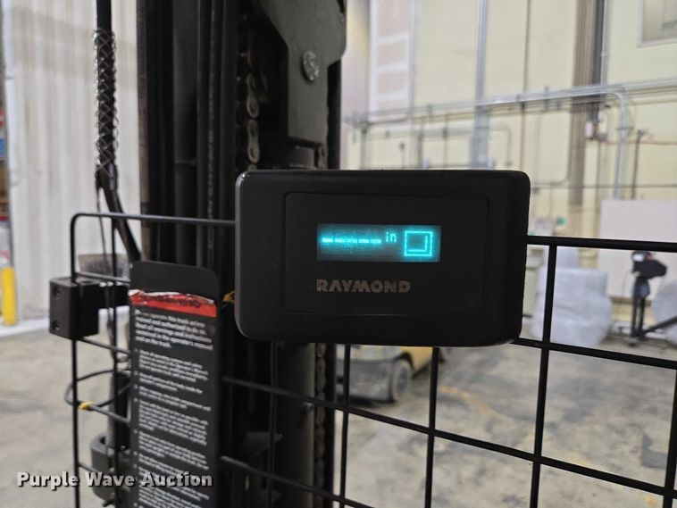 image for item EN2009 Raymond 750 DR32TT reach truck