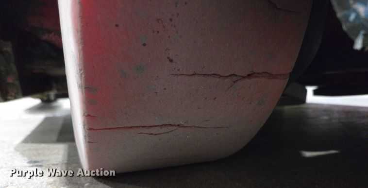 image for item EN2009 Raymond 750 DR32TT reach truck