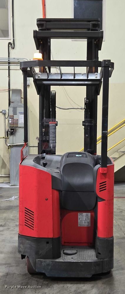 image for item EN2010 Raymond 750-R45TT reach truck