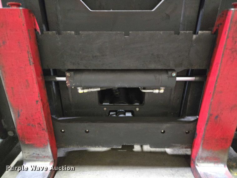 image for item EN2010 Raymond 750-R45TT reach truck