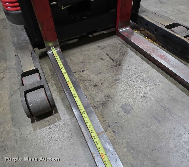 image for item EN2010 Raymond 750-R45TT reach truck