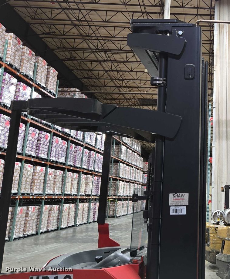 image for item EN2010 Raymond 750-R45TT reach truck