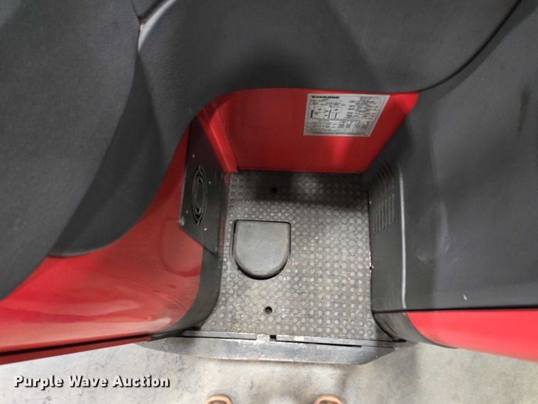 image for item EN2010 Raymond 750-R45TT reach truck