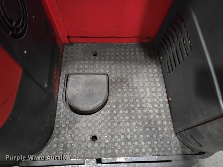 image for item EN2010 Raymond 750-R45TT reach truck