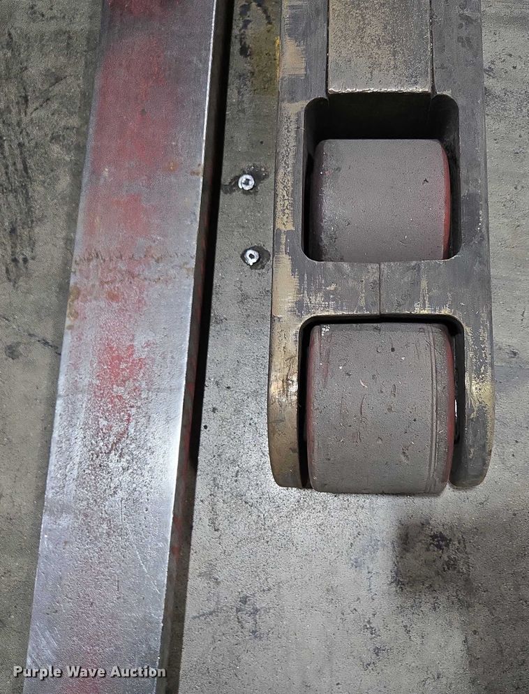 image for item EN2010 Raymond 750-R45TT reach truck